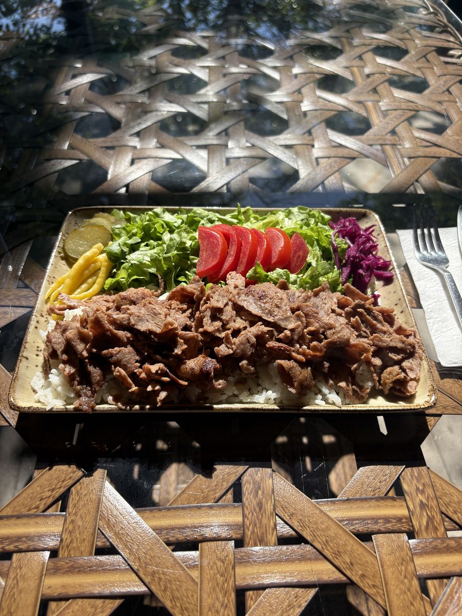 Pilav Üstü Döner
